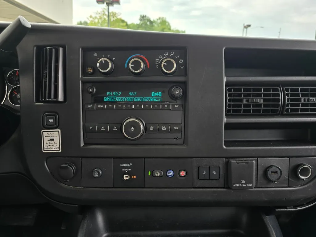 GMC Savana photo 29