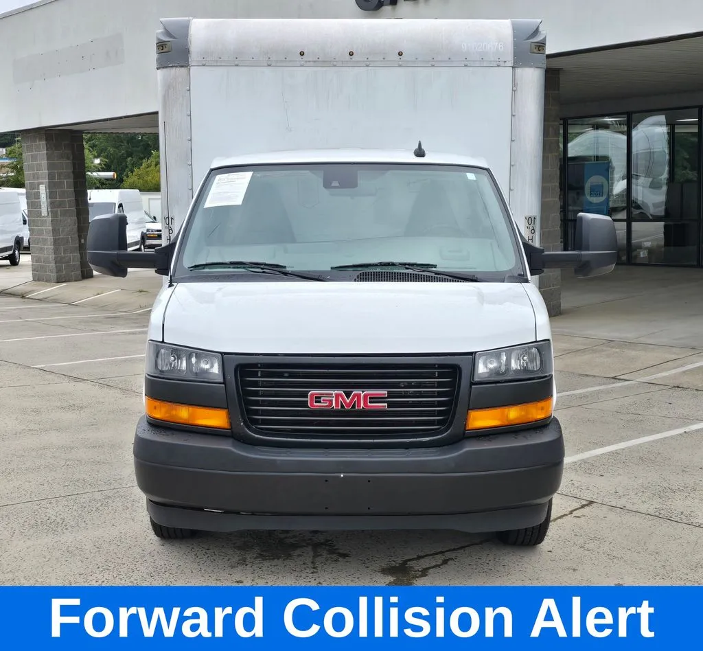 GMC Savana photo 10