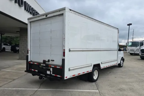 More photos of 2021 GMC Savana 3500 Work Van 16ft Box w/Roll-Up Door at Carolina Auto Warehouse, NC