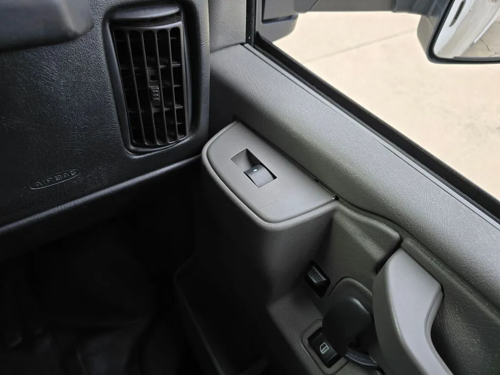GMC Savana photo 27