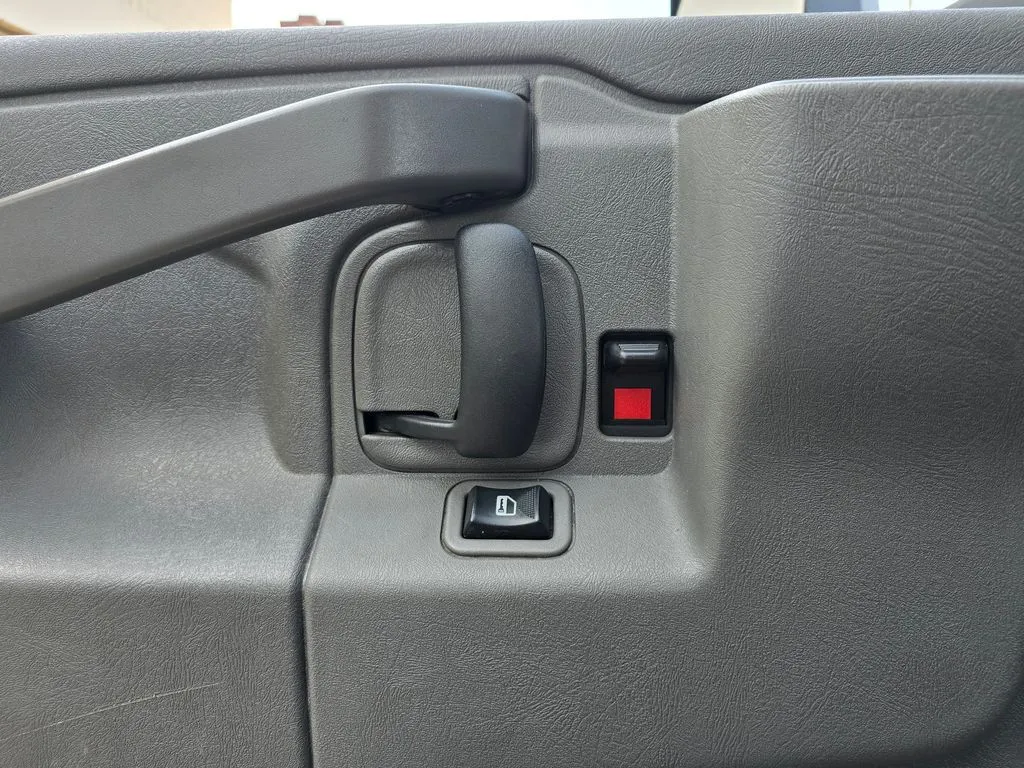 GMC Savana photo 20