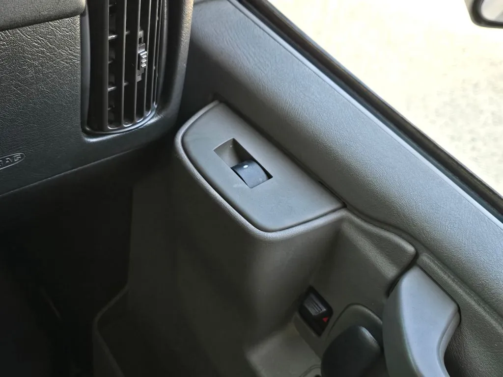 GMC Savana photo 24