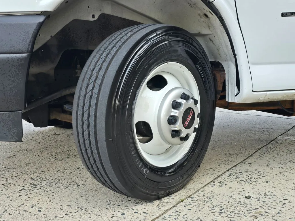 GMC Savana photo 33