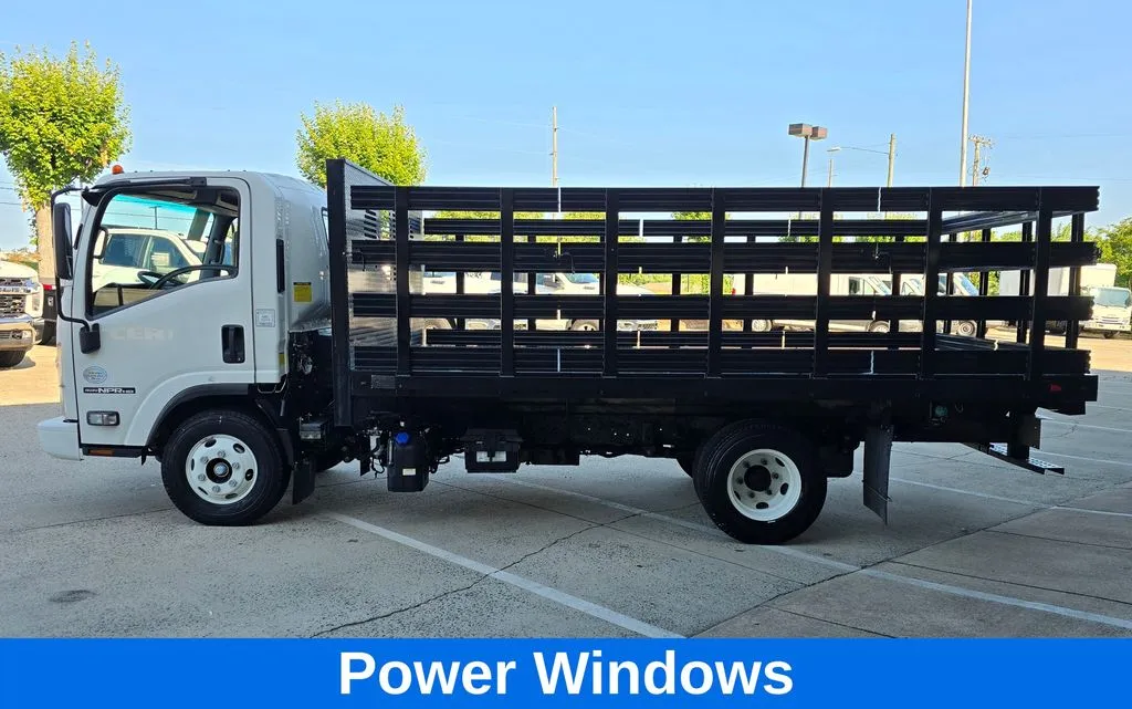 Isuzu NPR photo 8