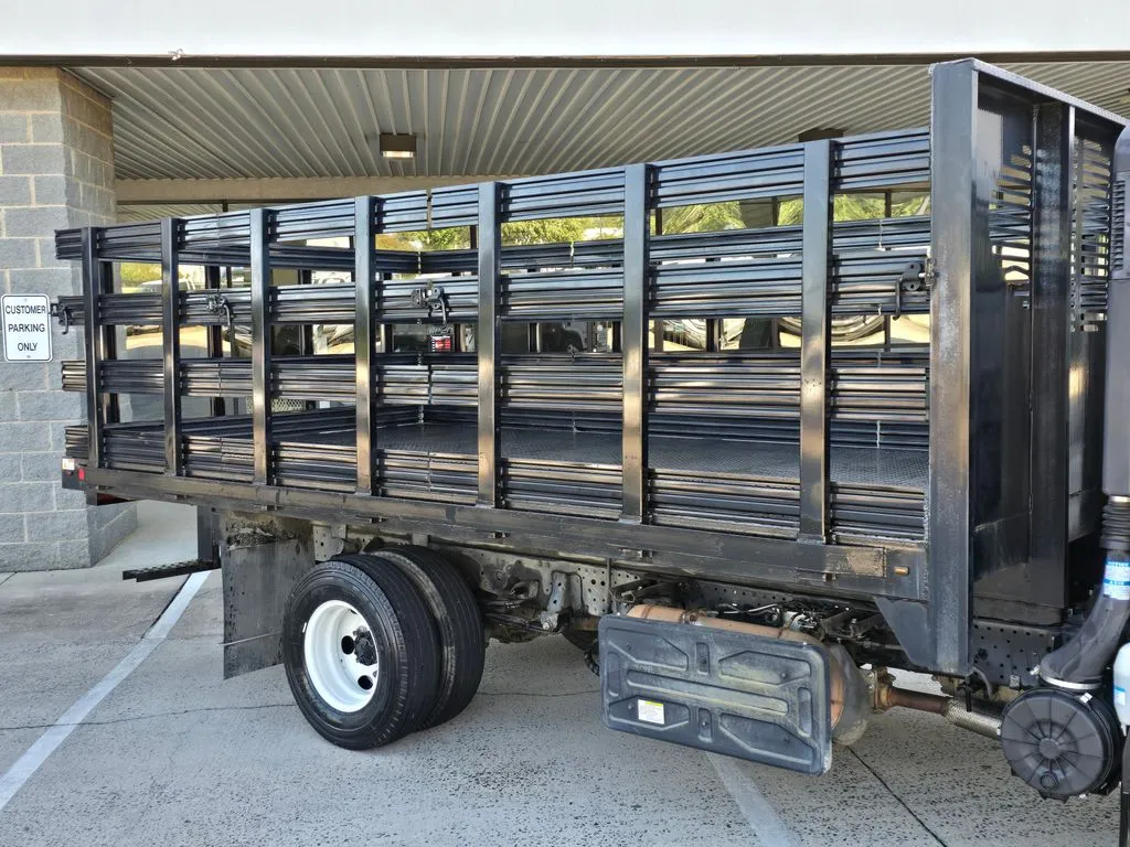 Isuzu NPR photo 15