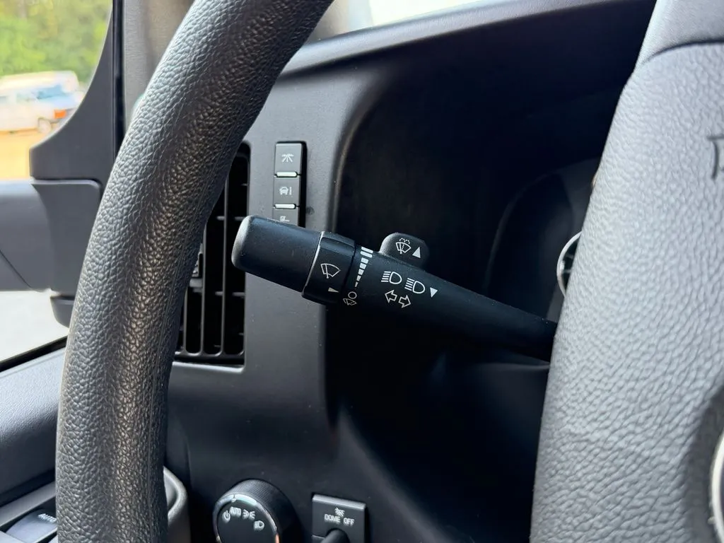 GMC Savana photo 25