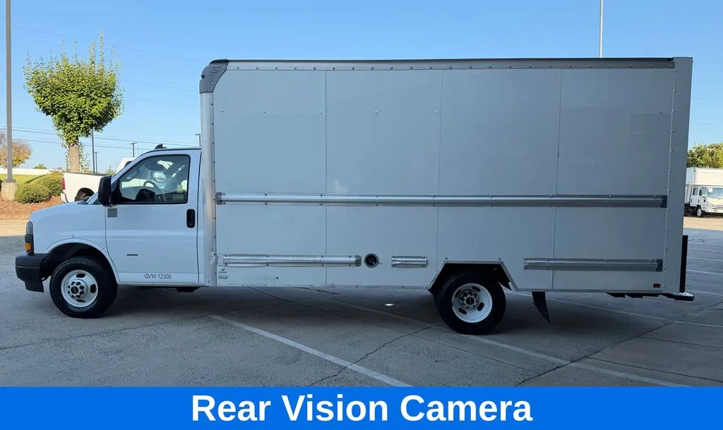 GMC Savana photo 8