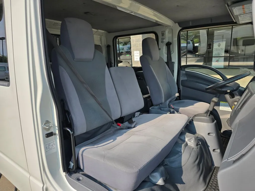 Isuzu NPR-XD photo 40