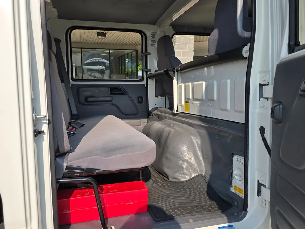 Isuzu NPR-XD photo 48