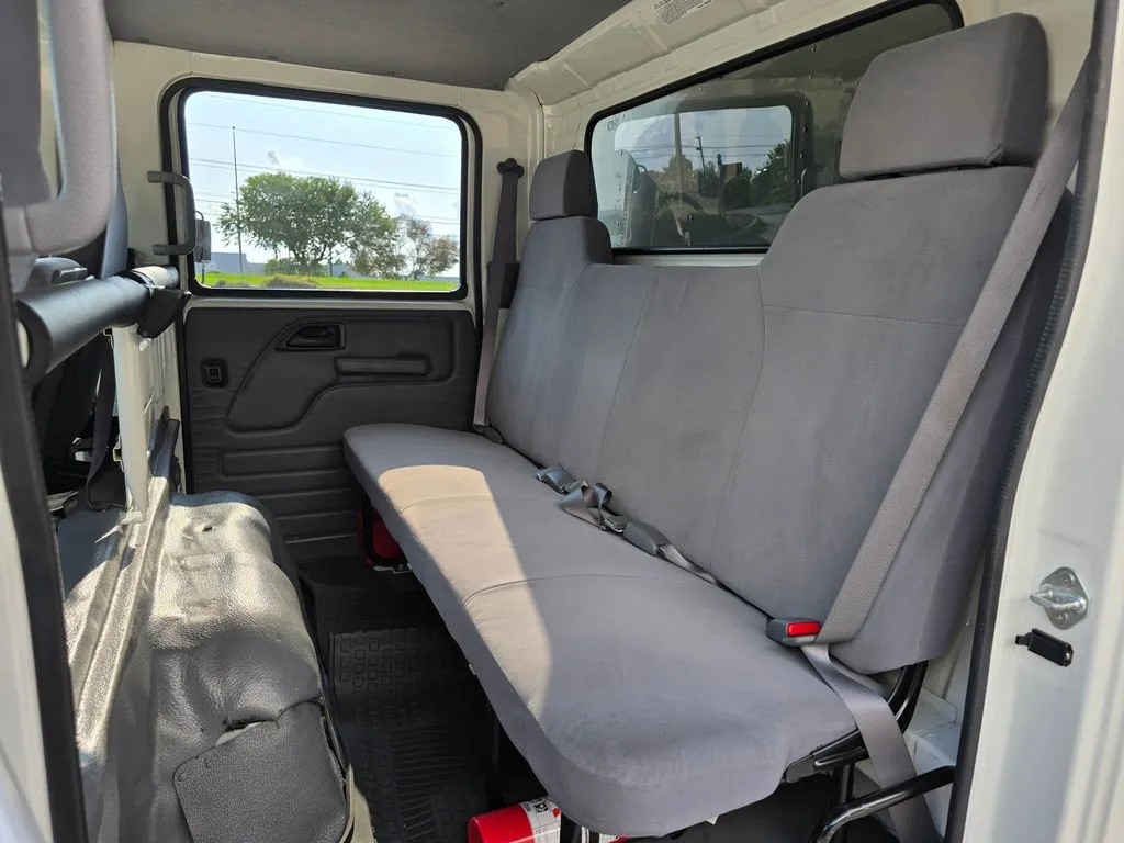 Isuzu NPR-XD photo 45