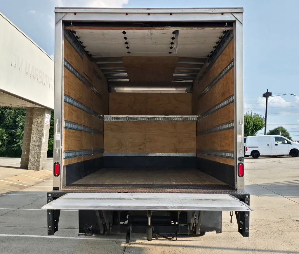 Isuzu NPR-XD photo 16