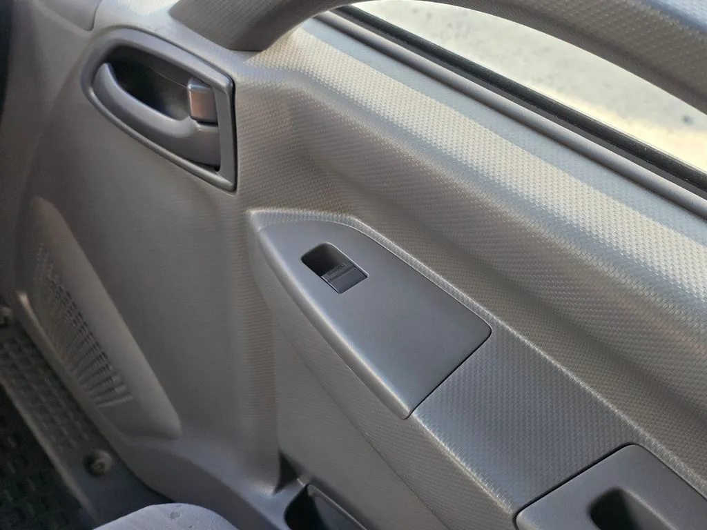 Isuzu NPR-XD photo 42