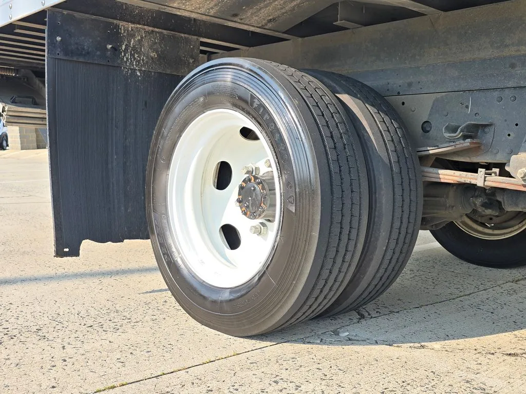 Isuzu NPR-XD photo 53