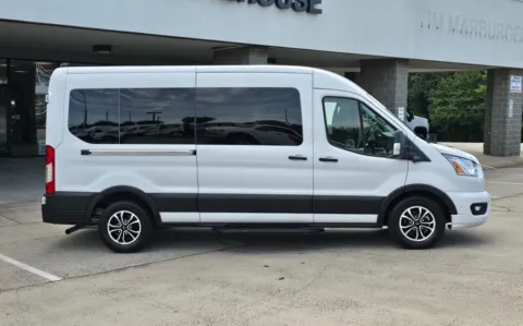 More photos of 2022 Ford Transit-350 XLT Medium Roof 15-Passenger w/3.5L EcoBoost V6 at Carolina Auto Warehouse, NC