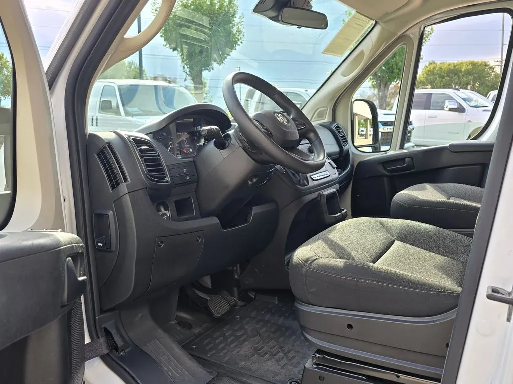 Ram ProMaster 2500 photo 30