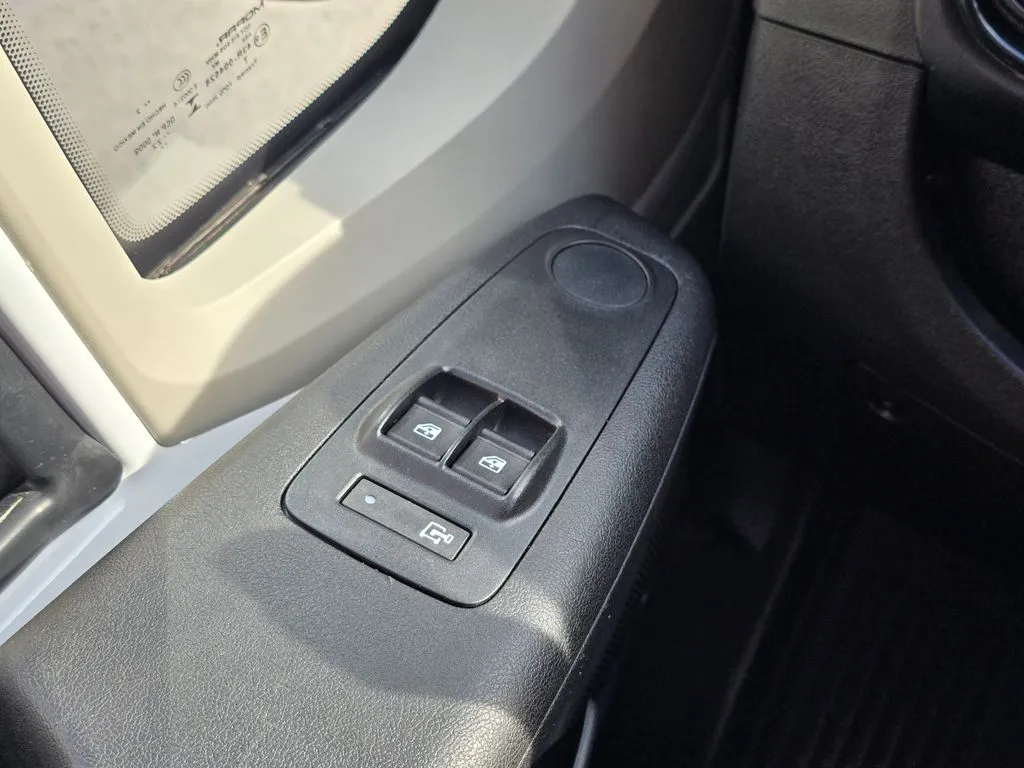 Ram ProMaster 2500 photo 33