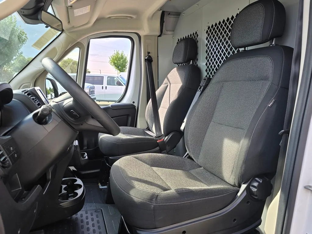 Ram ProMaster 2500 photo 31