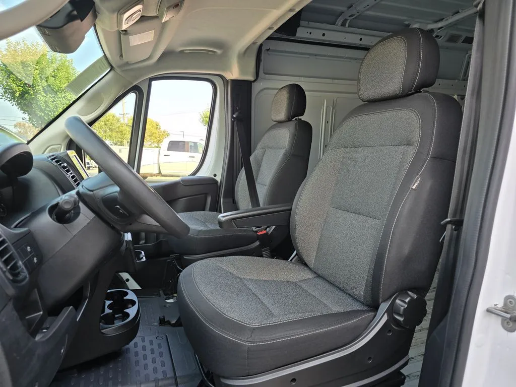 Ram ProMaster 3500 photo 32