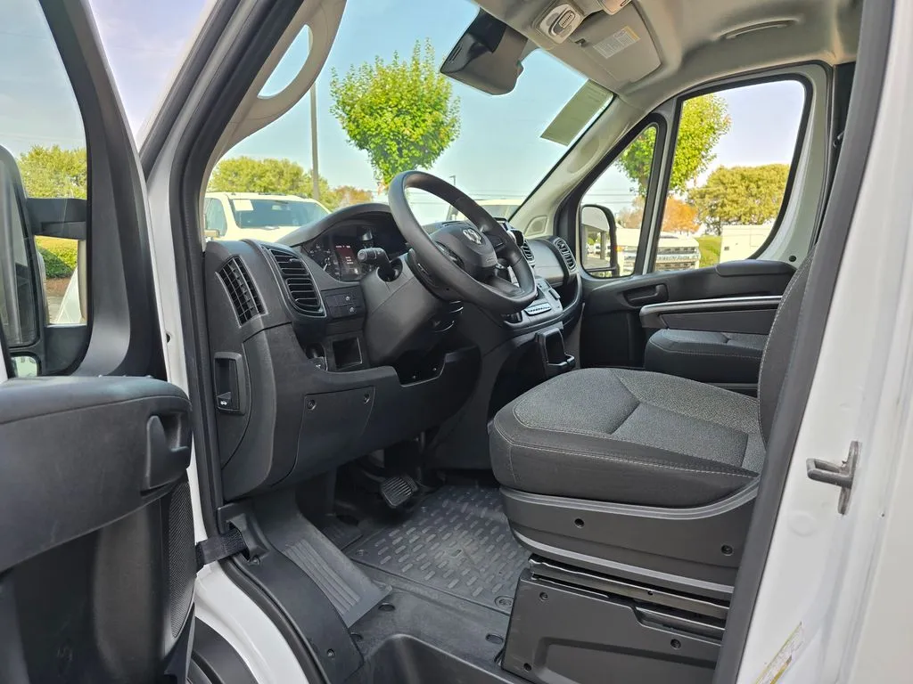 Ram ProMaster 3500 photo 31