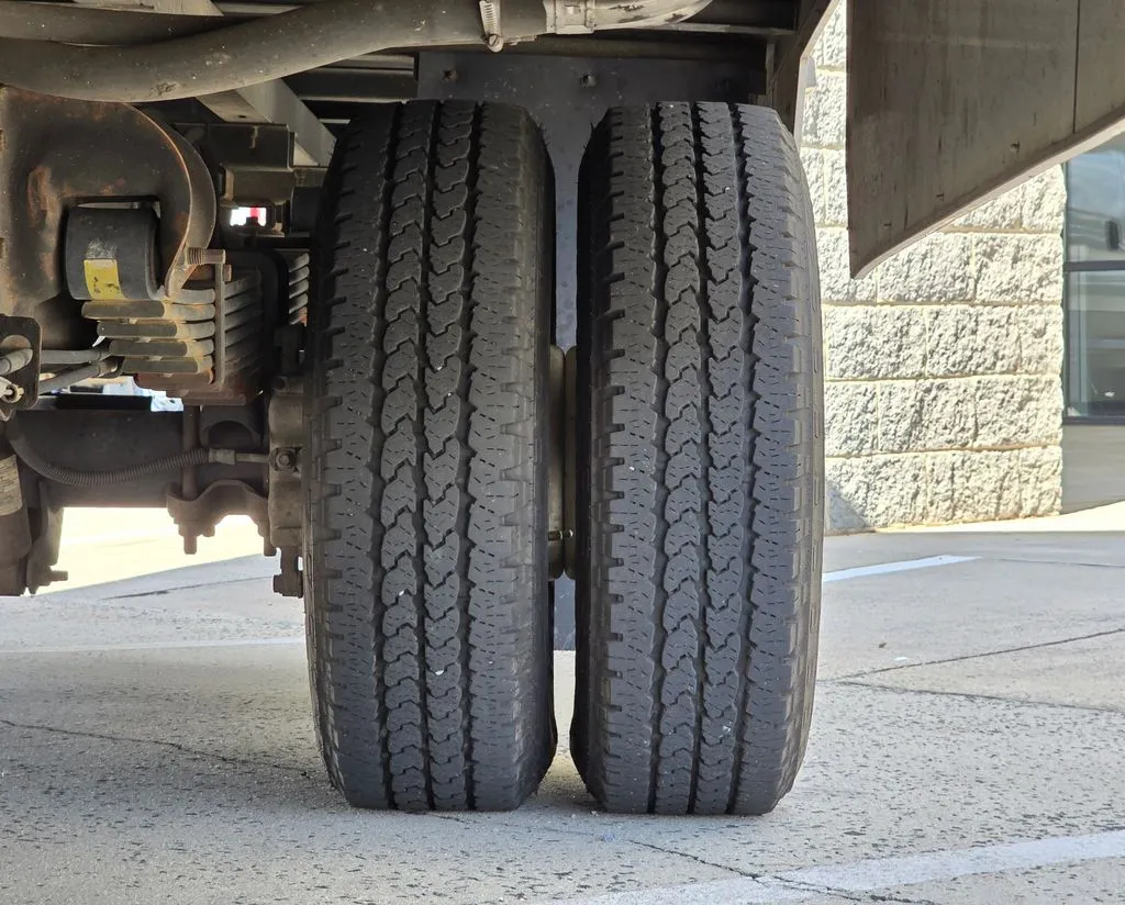 GMC Savana photo 34