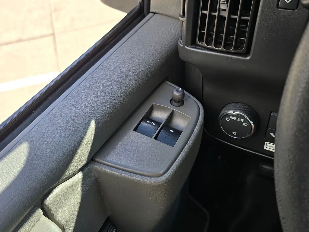 GMC Savana photo 25