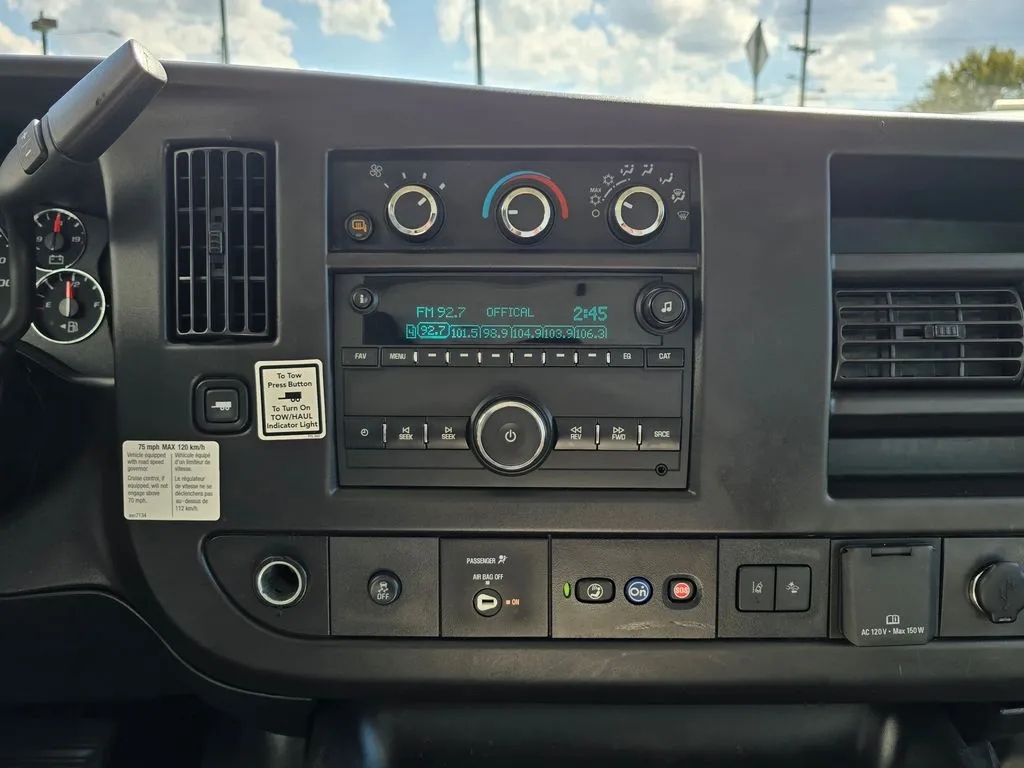 GMC Savana photo 20