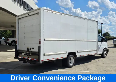 More photos of 2021 GMC Savana 3500 Work Van 16ft Box w/Roll-up Door and Pull Out Ramp at Carolina Auto Warehouse, NC