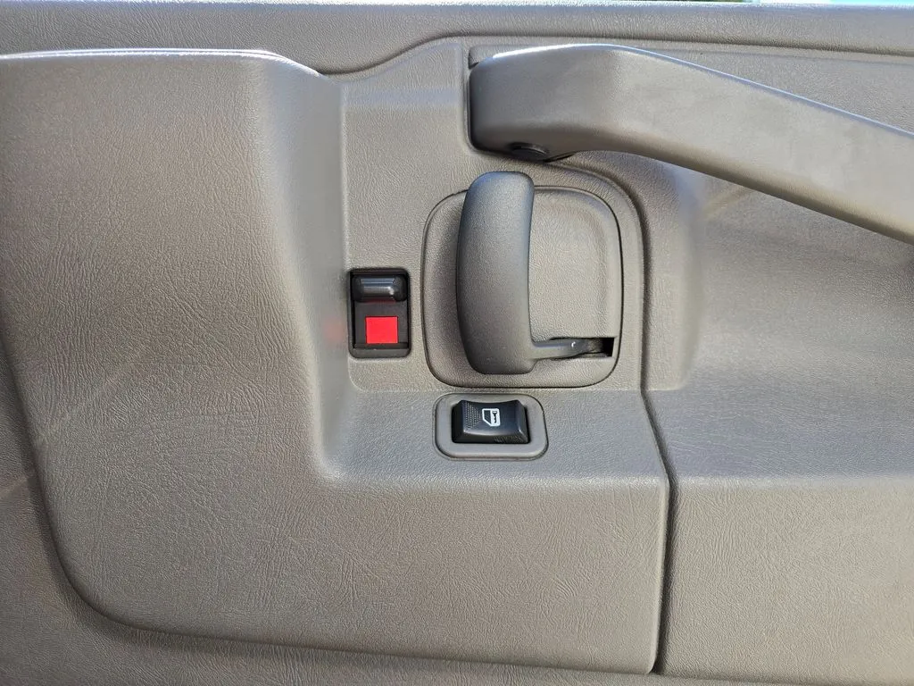GMC Savana photo 31