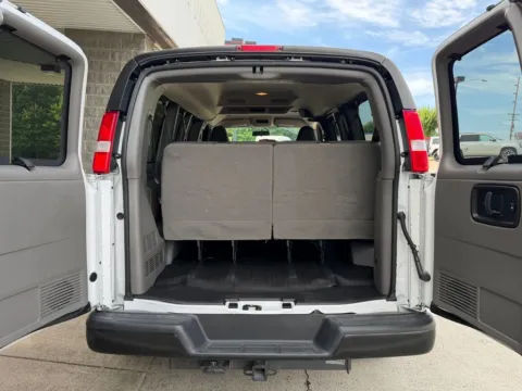 More photos of 2024 GMC Savana 2500 LS 12-Passenger Van at Carolina Auto Warehouse, NC
