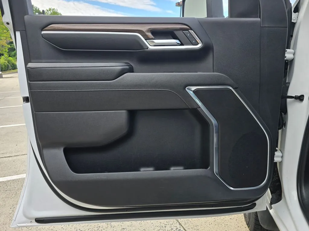 Chevrolet 3500HD photo 50