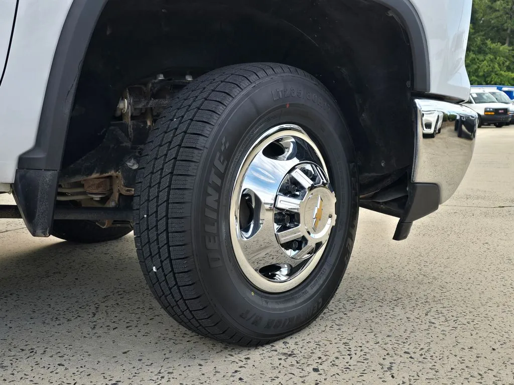 Chevrolet 3500HD photo 65