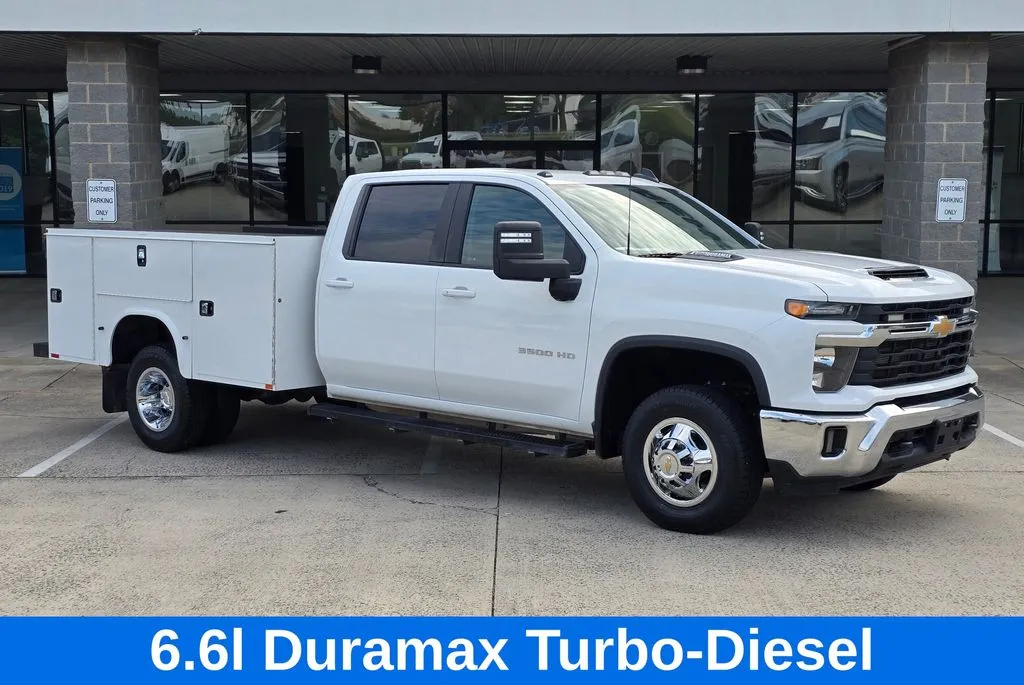 Chevrolet 3500HD photo 2