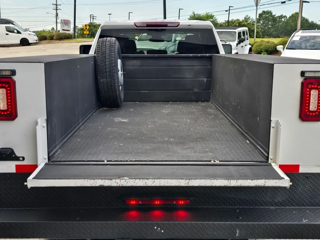 Chevrolet 3500HD photo 26