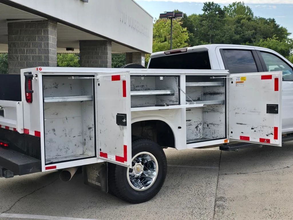 Chevrolet 3500HD photo 22