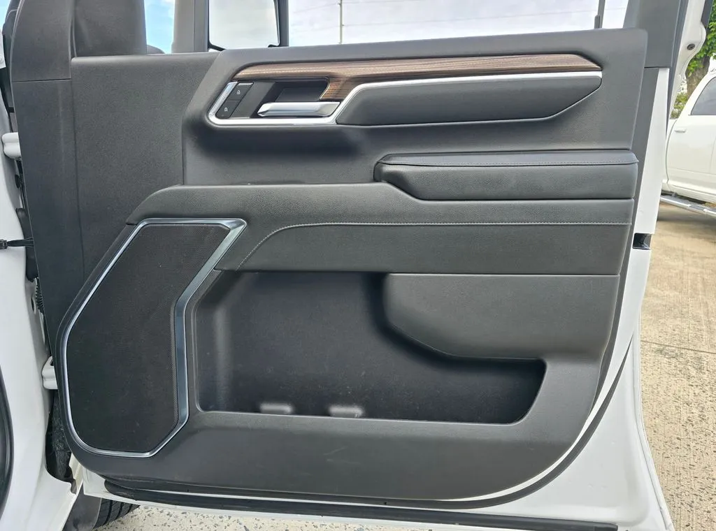 Chevrolet 3500HD photo 57