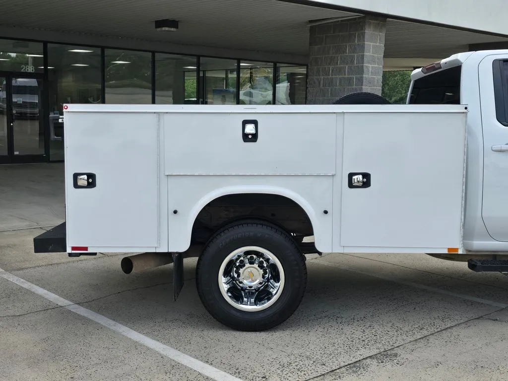 Chevrolet 3500HD photo 12