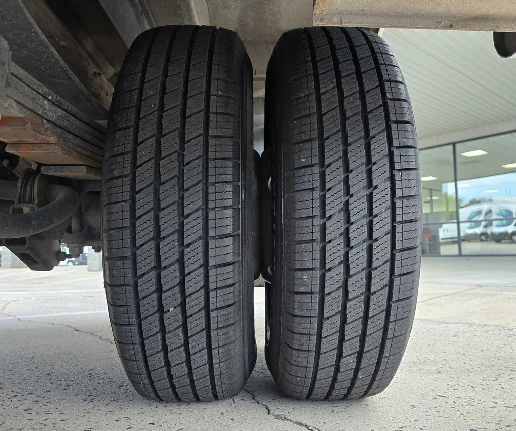 Chevrolet 3500HD photo 62