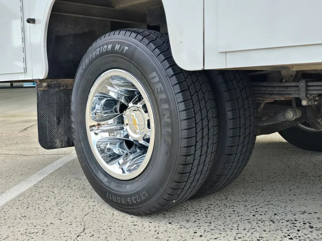 Chevrolet 3500HD photo 63