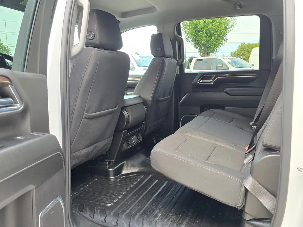 Chevrolet 3500HD photo 31