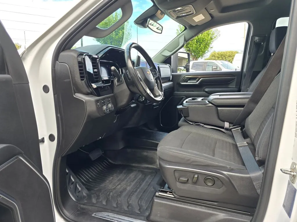 Chevrolet 3500HD photo 47