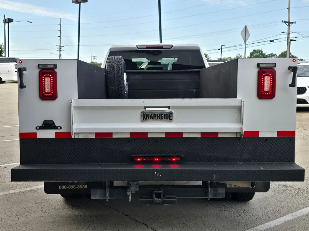 Chevrolet 3500HD photo 14