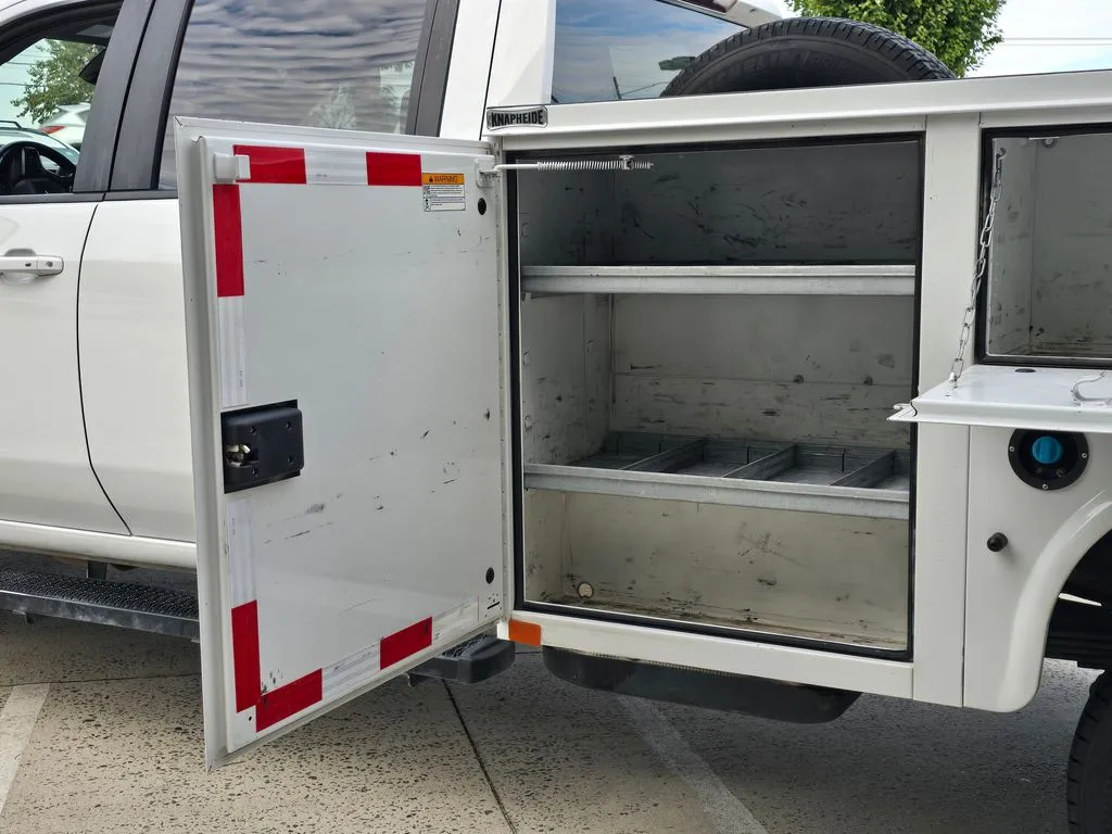 Chevrolet 3500HD photo 21