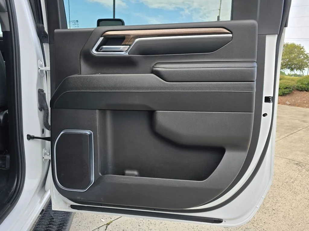 Chevrolet 3500HD photo 29