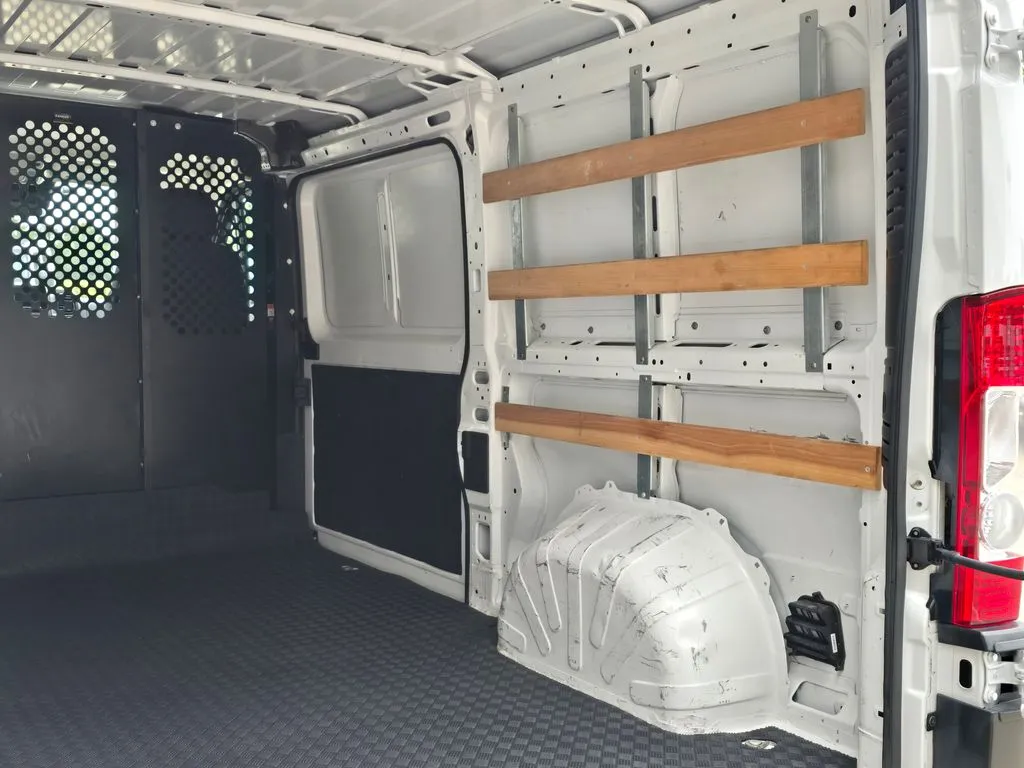 Ram ProMaster 2500 photo 15