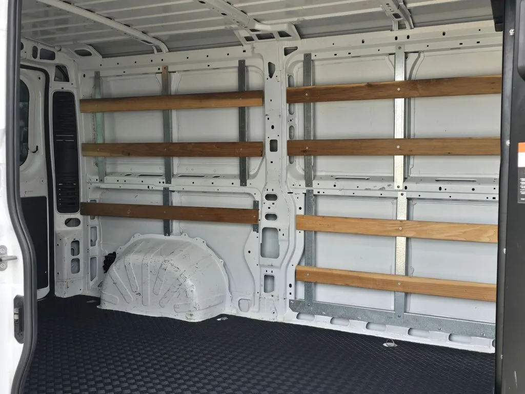 Ram ProMaster 2500 photo 17