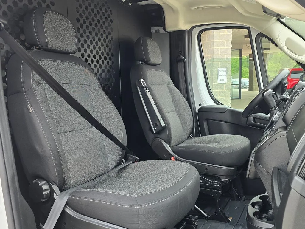Ram ProMaster 2500 photo 34