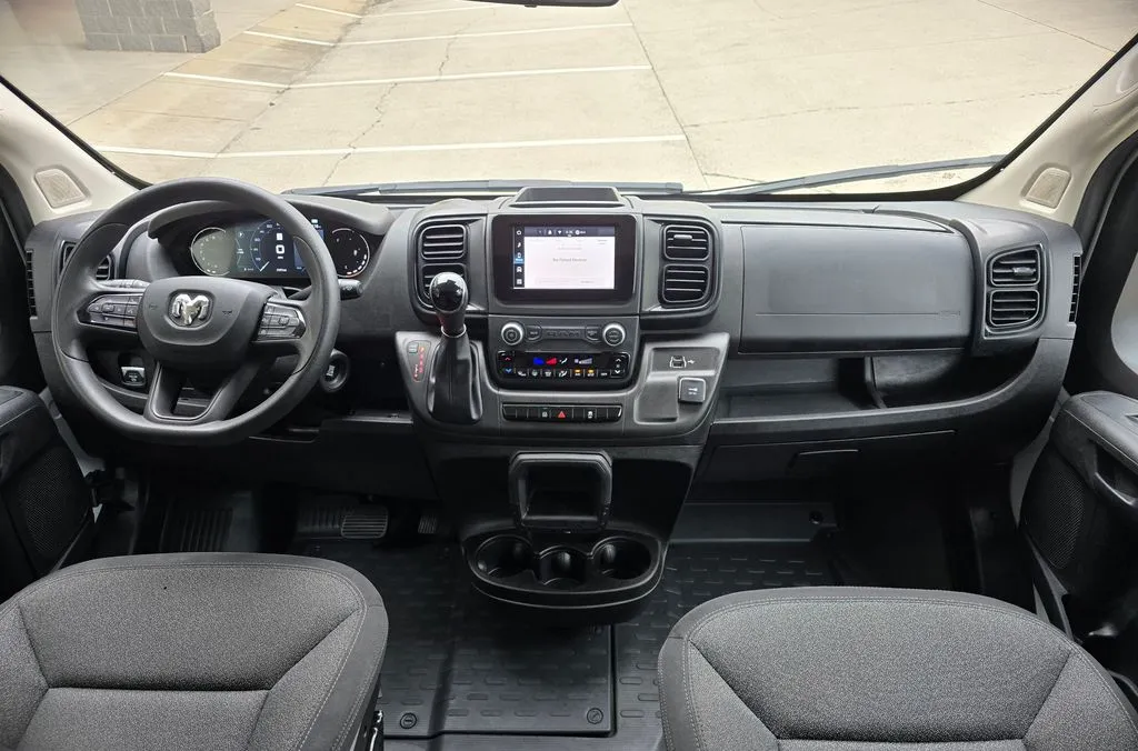 Ram ProMaster 2500 photo 18