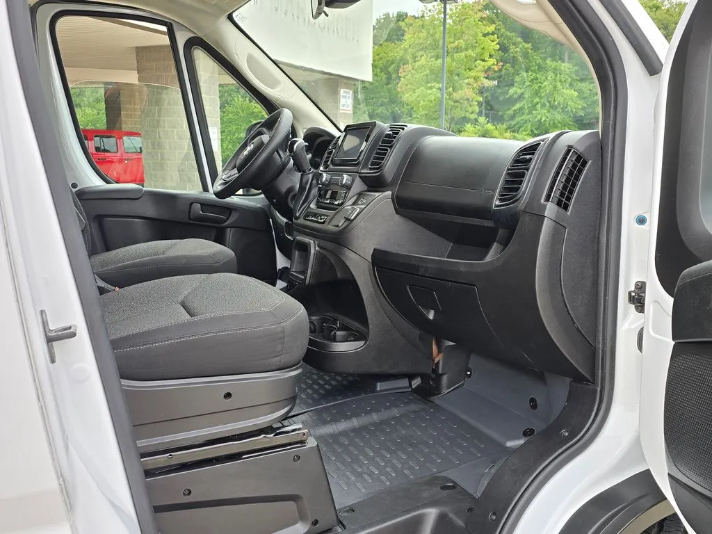 Ram ProMaster 2500 photo 33