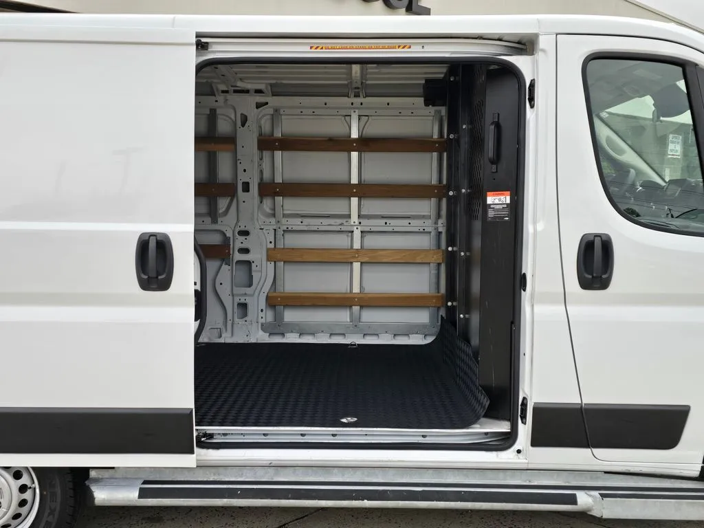 Ram ProMaster 2500 photo 16