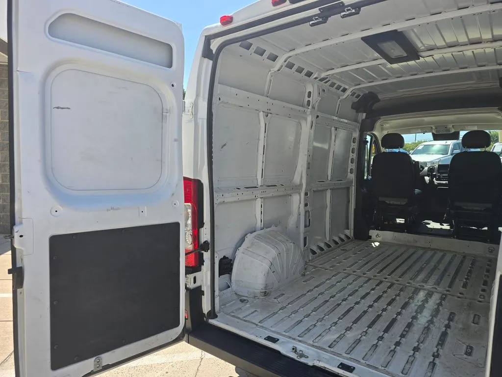 Ram ProMaster 2500 photo 11